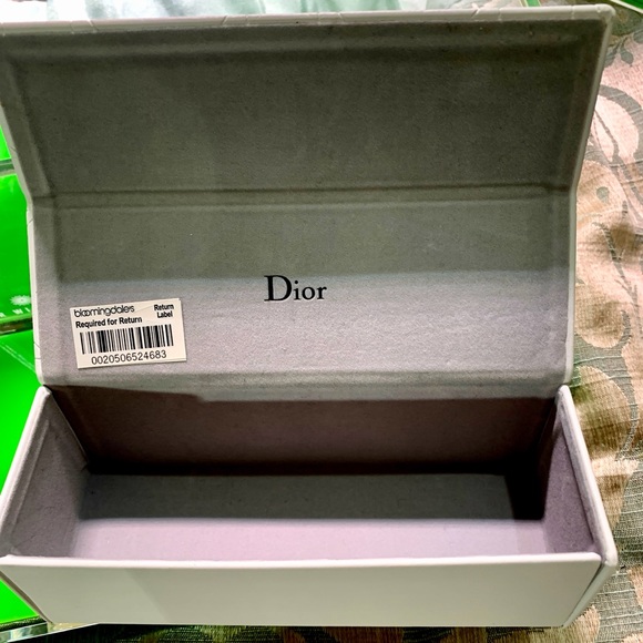 CHRISTIAN Dior White Sun Glasses Case, Cloth & Box - Picture 2 of 4